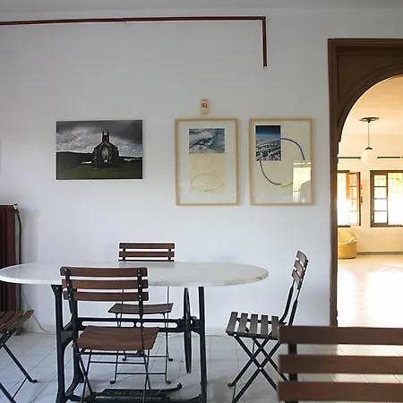 فندق Art Panorama بيرغاديكيا
